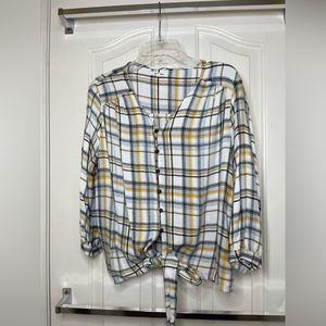 Size Medium Maurices Shirt